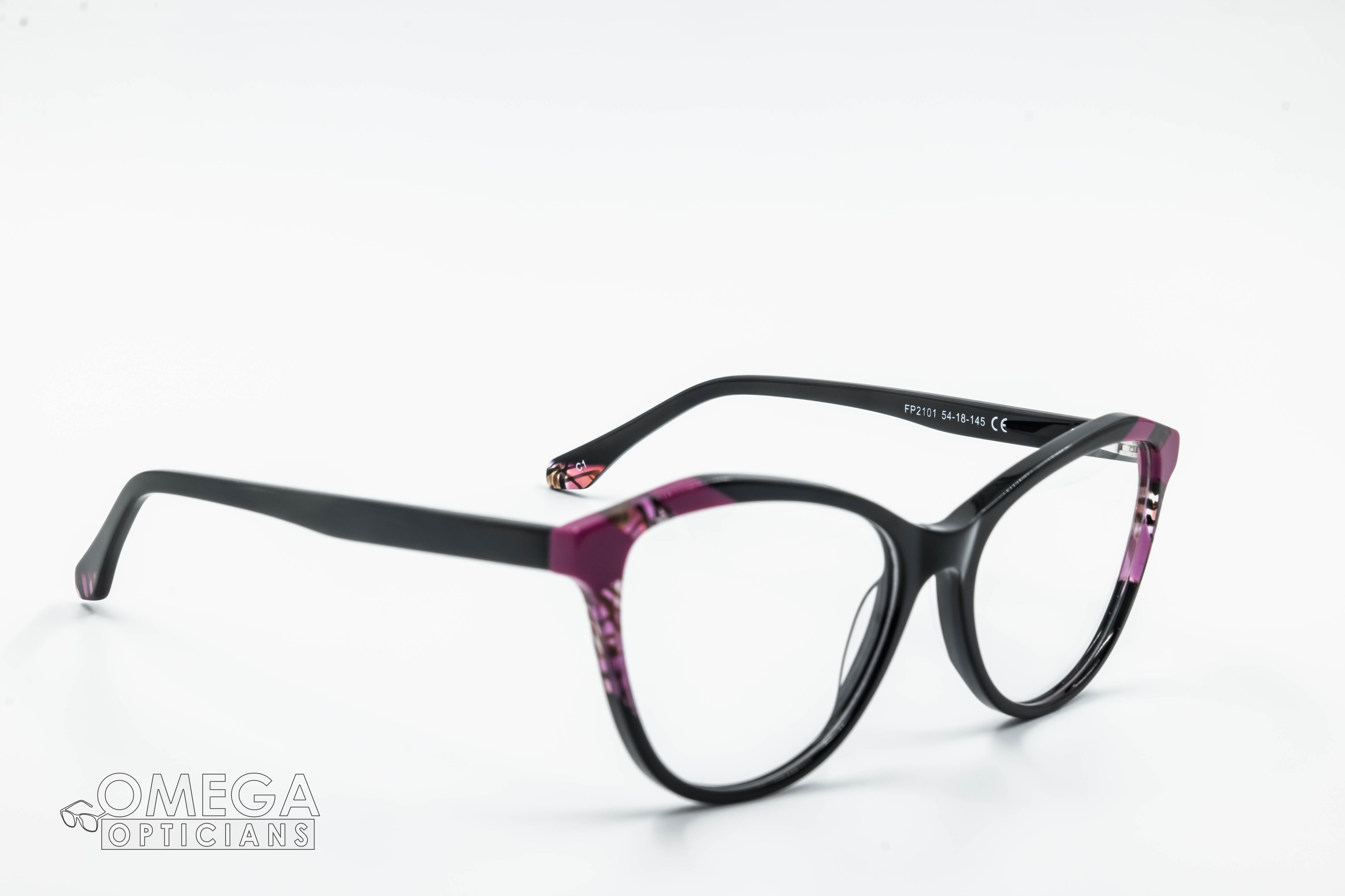 Cat-Eye Allure in Black & Plum Flora